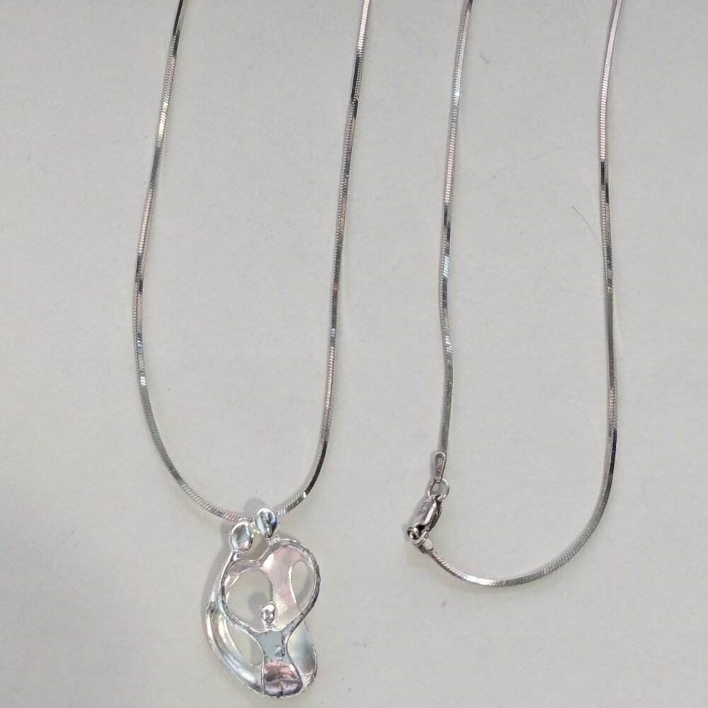 CAROLYN POLLACK RELIOS 925 Sterling Silver "Loving Family" Pendant Necklace